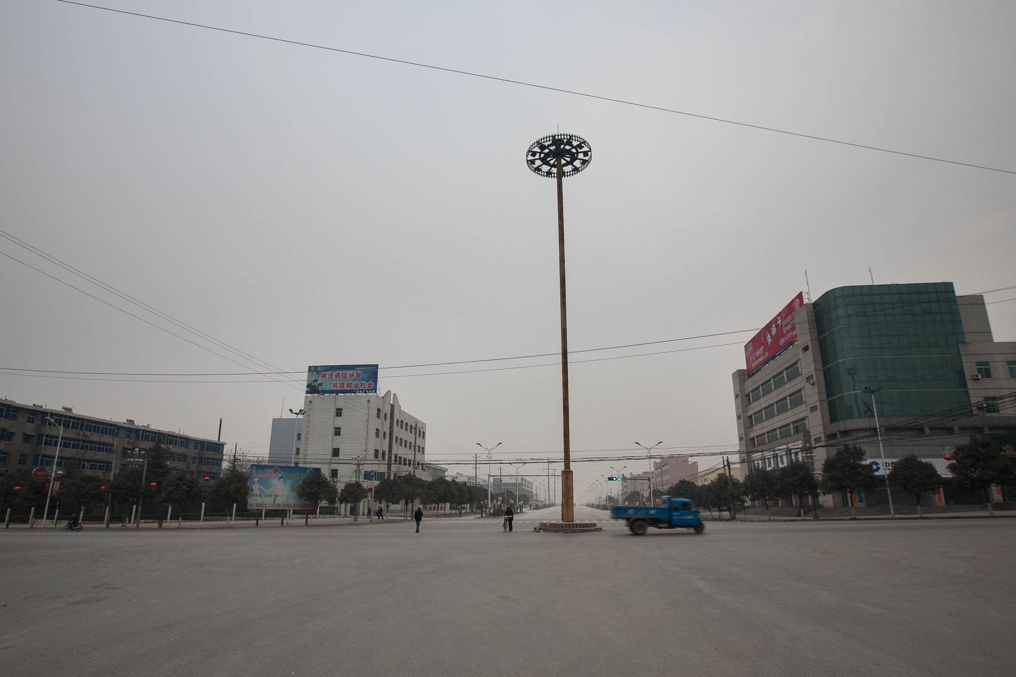 empty streets in Huaxian
