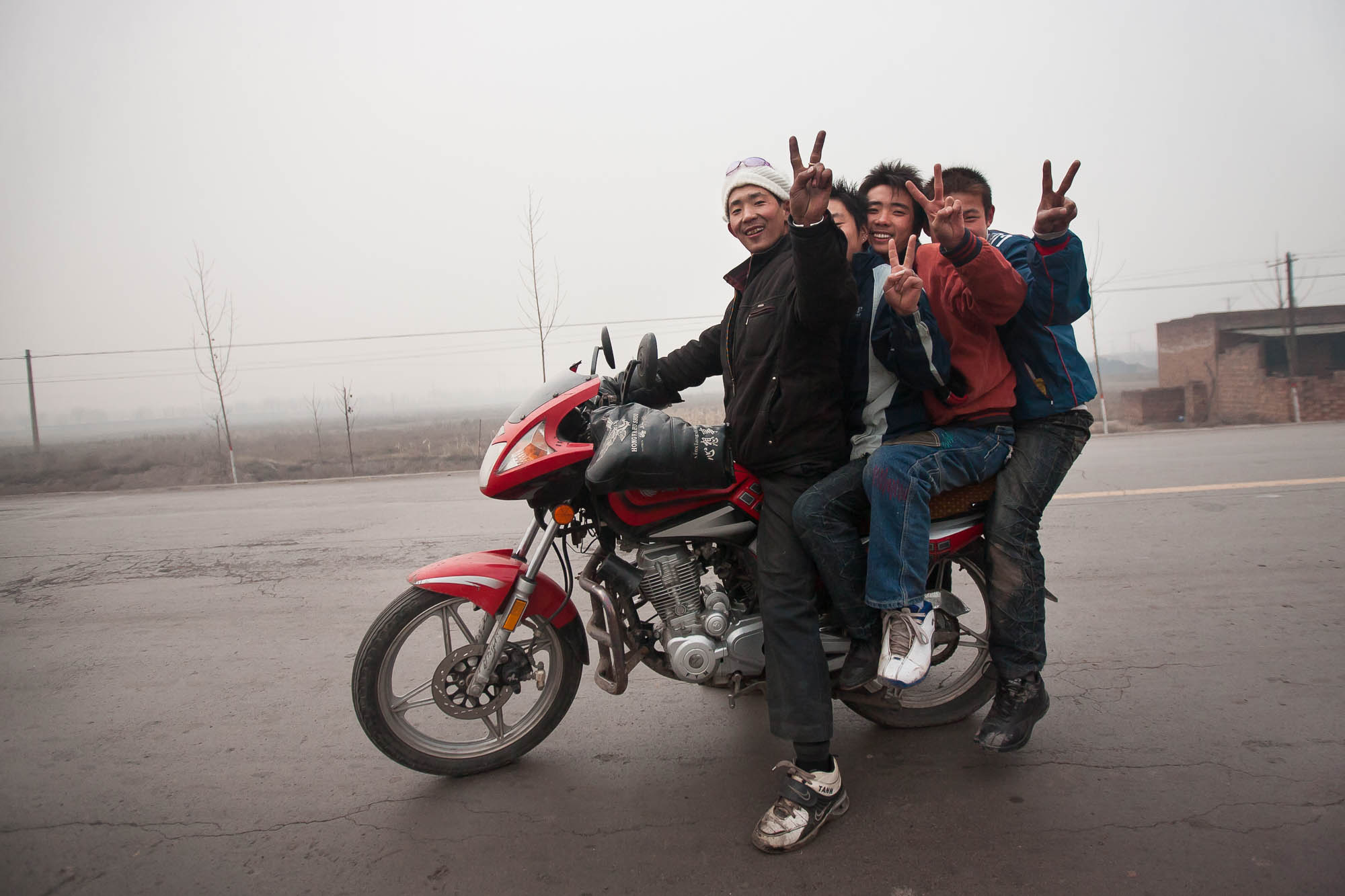 biker dudes on the walk from Qixian to Pingyao