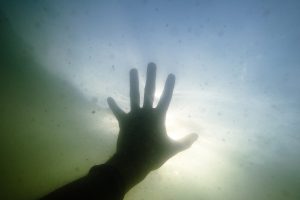 hand under water