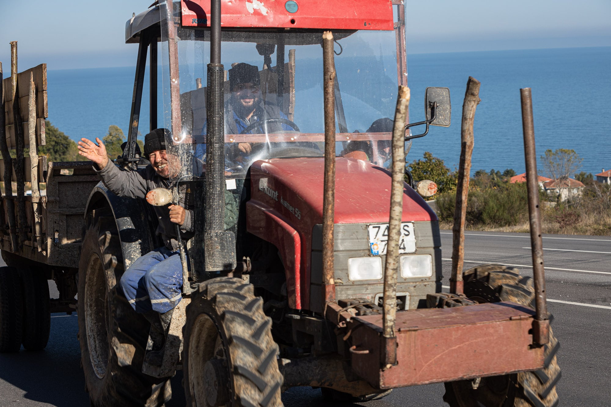 tractorists on the way from Cakraz to Amasra