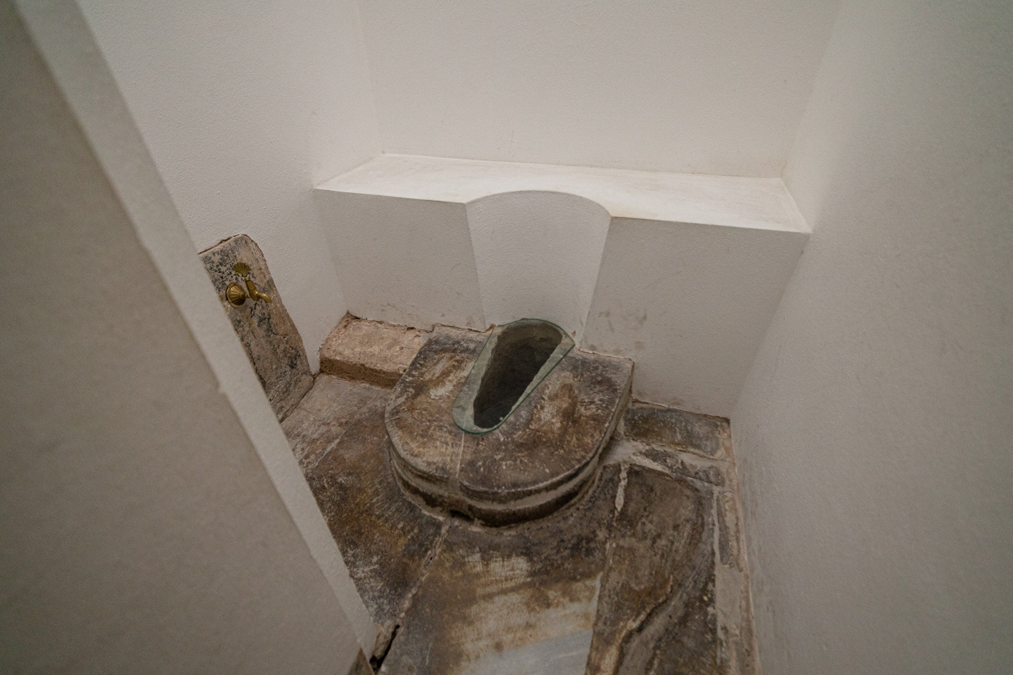 harem guards' toilet