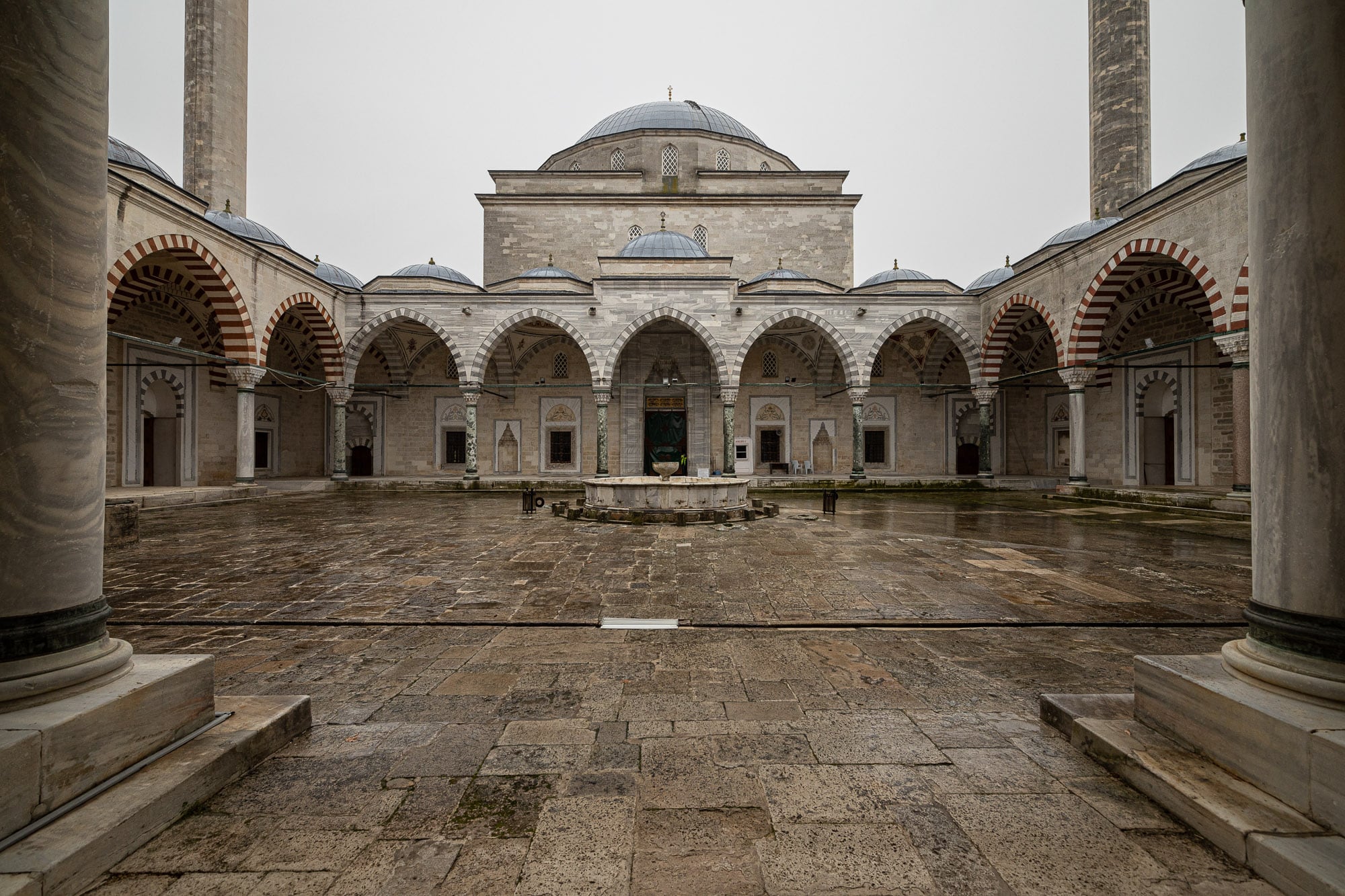 courtyard of the mosque of the Complex of Sultan Bayezid II