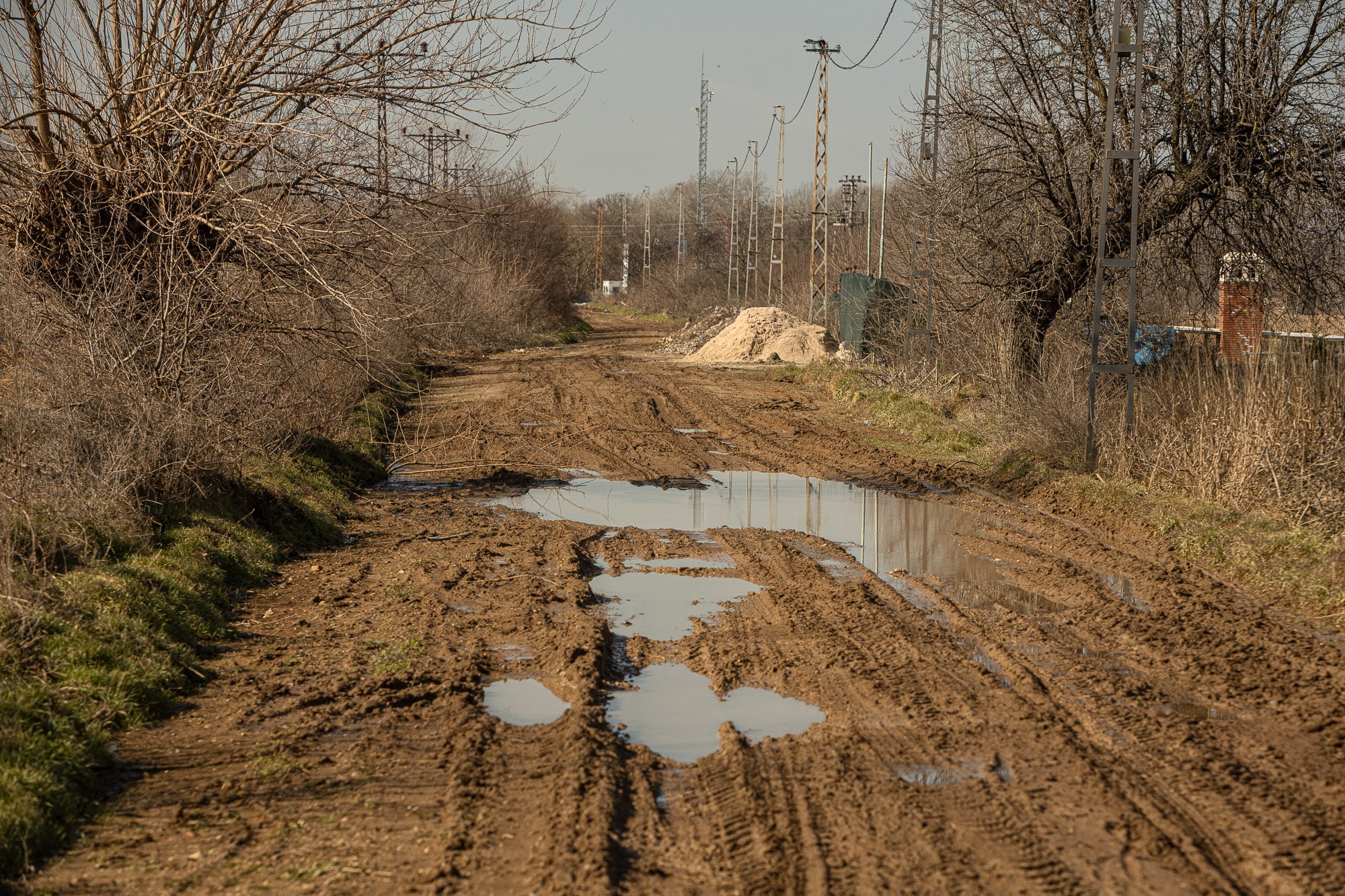 muddy path to the Pazarkule border