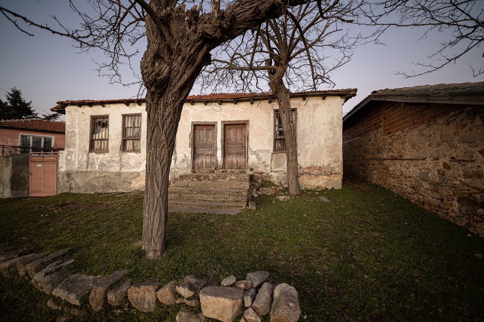 abandoned village house in aleksandrovo