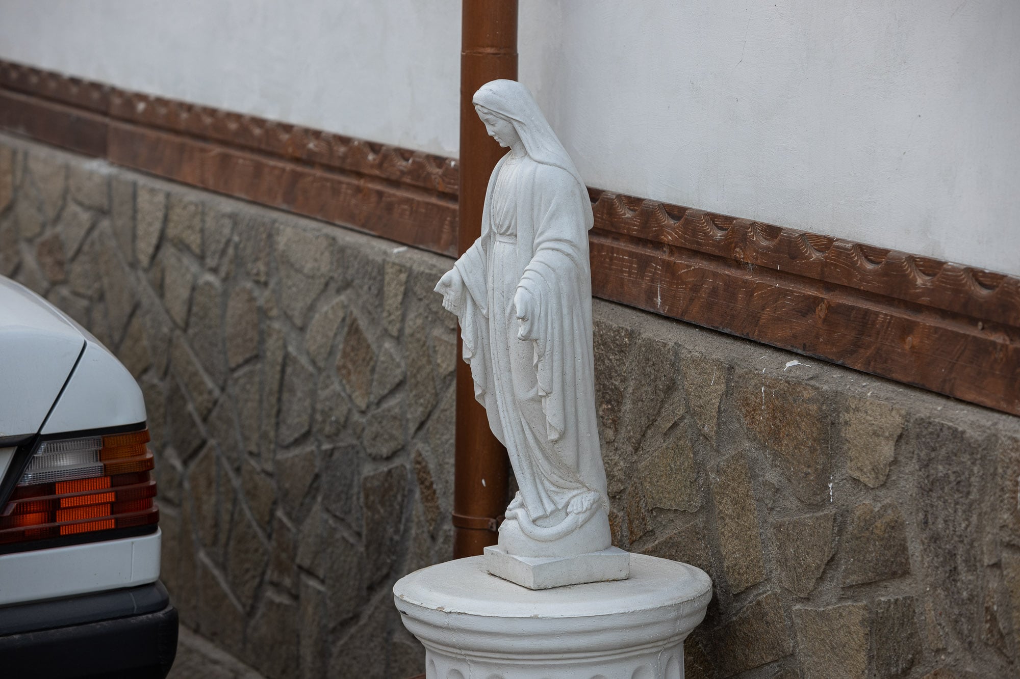 figurine of the Virgin Mary