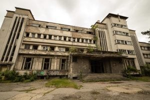 abandoned building in Drobeta-Turnu Severin