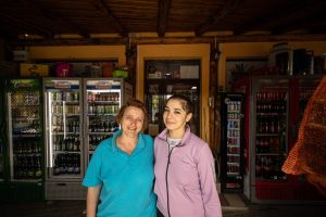 shop owners in Lelești