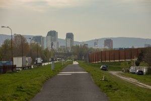bike path to the city