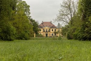 an estate on the Danube