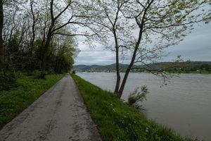 the way to walk from Traismauer to Hundsheim
