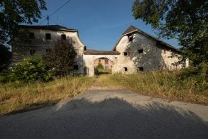 abandoned (?) farm house